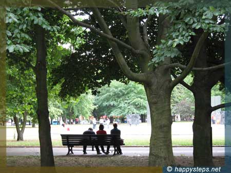 photo of benches at a park in Berlin photo of benches at a park in Berlin