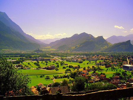 Switzerland - photo by Fr Antunes (flickr.com/photos/franciscoantunes/)