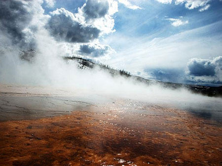 Yellowstone National Park – photo by St0rmz (http://www.flickr.com/photos/linecon0/)