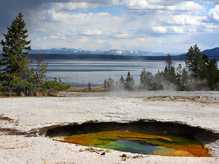Yellowstone National Park – photo by Alan Vernon (http://www.flickr.com/photos/alanvernon/)