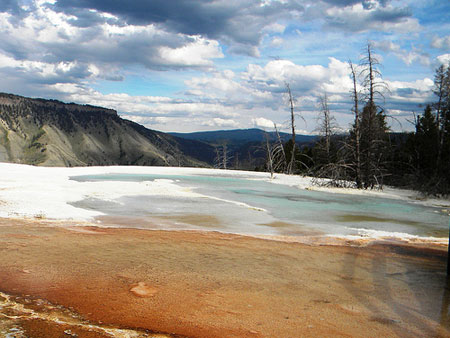 Yellowstone National Park – photo by my camera and me (http://www.flickr.com/photos/my_camera_and_me/)