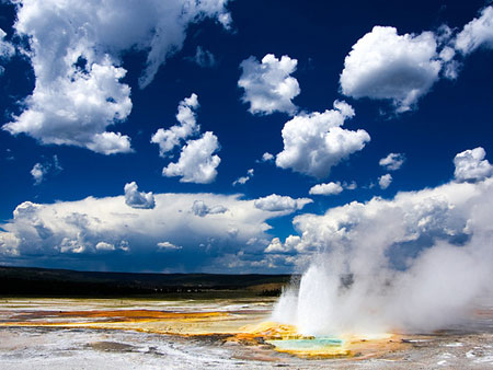 Yellowstone National Park – photo by *~Dawn~* (http://www.flickr.com/photos/naturesdawn/)