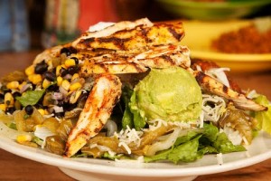 mexican food fajita salad